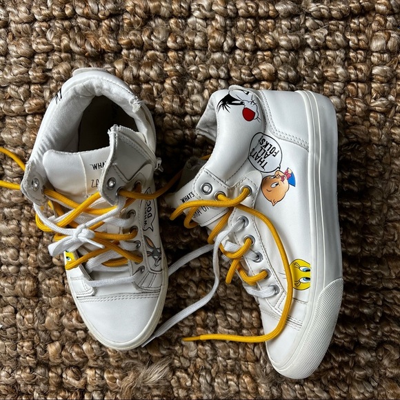 Zara Other - Zara’s looney tune’s sneakers